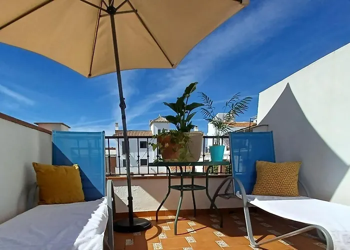 Tipica Casa En Frigiliana Con Patio Y Terraza
