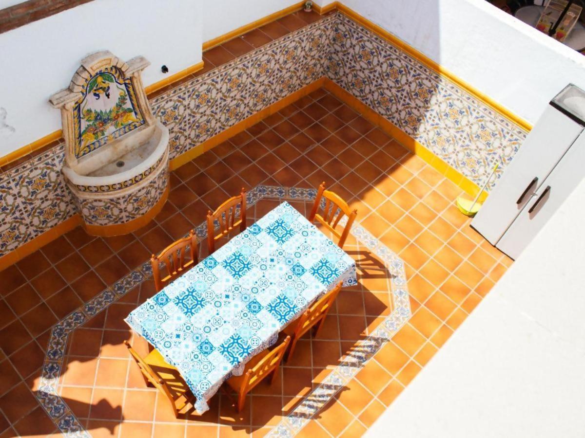 Tipica Casa En Con Patio Y Terraza